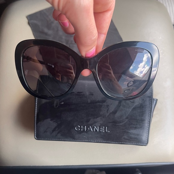 Authentic Chanel sunglasses - Picture 1 of 9